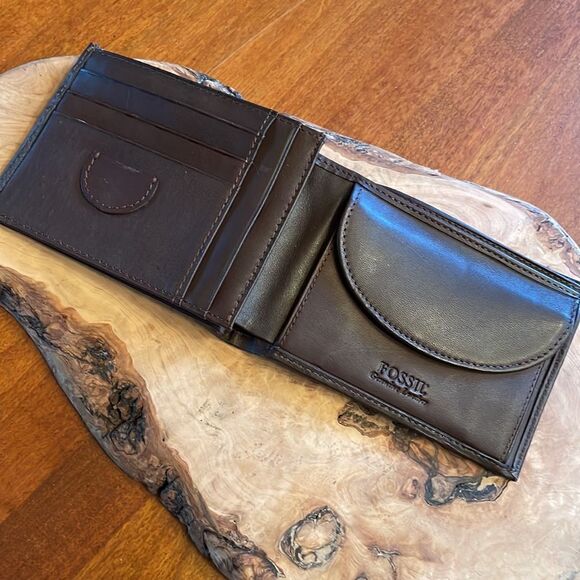 Fossil Mens Leather Bi-Fold Wallet with Change Compartment - Picture 2 of 8